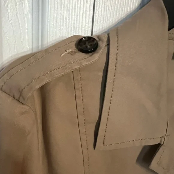 Talbots Women's Tan Jacket w/torte-shell buttons size 14P EUC - Picture 3 of 9